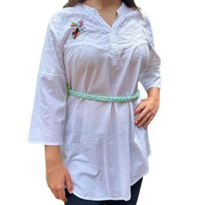 Two Sisters Blusa Delgada de Algodón Manga 3/4 con de Detalles Crochet para Mujer (Con Bordado Tenango de Pavorreal)