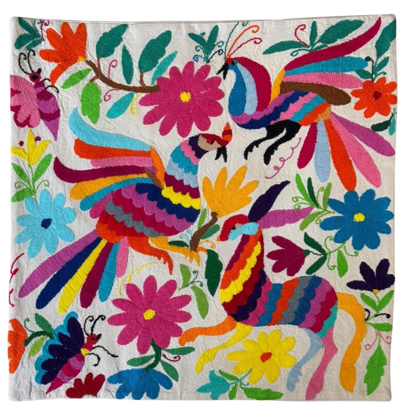 Two Sisters Funda de Cojín Bordado a Mano Auténtico Artesanal Original de Tenango México. Cuadrada 41 x 41 cm. (Vamos a Jugar Conejito)