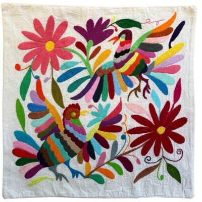 Two Sisters Funda de Cojín Bordado a Mano Auténtico Artesanal Original de Tenango México. Cuadrada 41 x 41 cm. (Vuela Vuela Palomita)