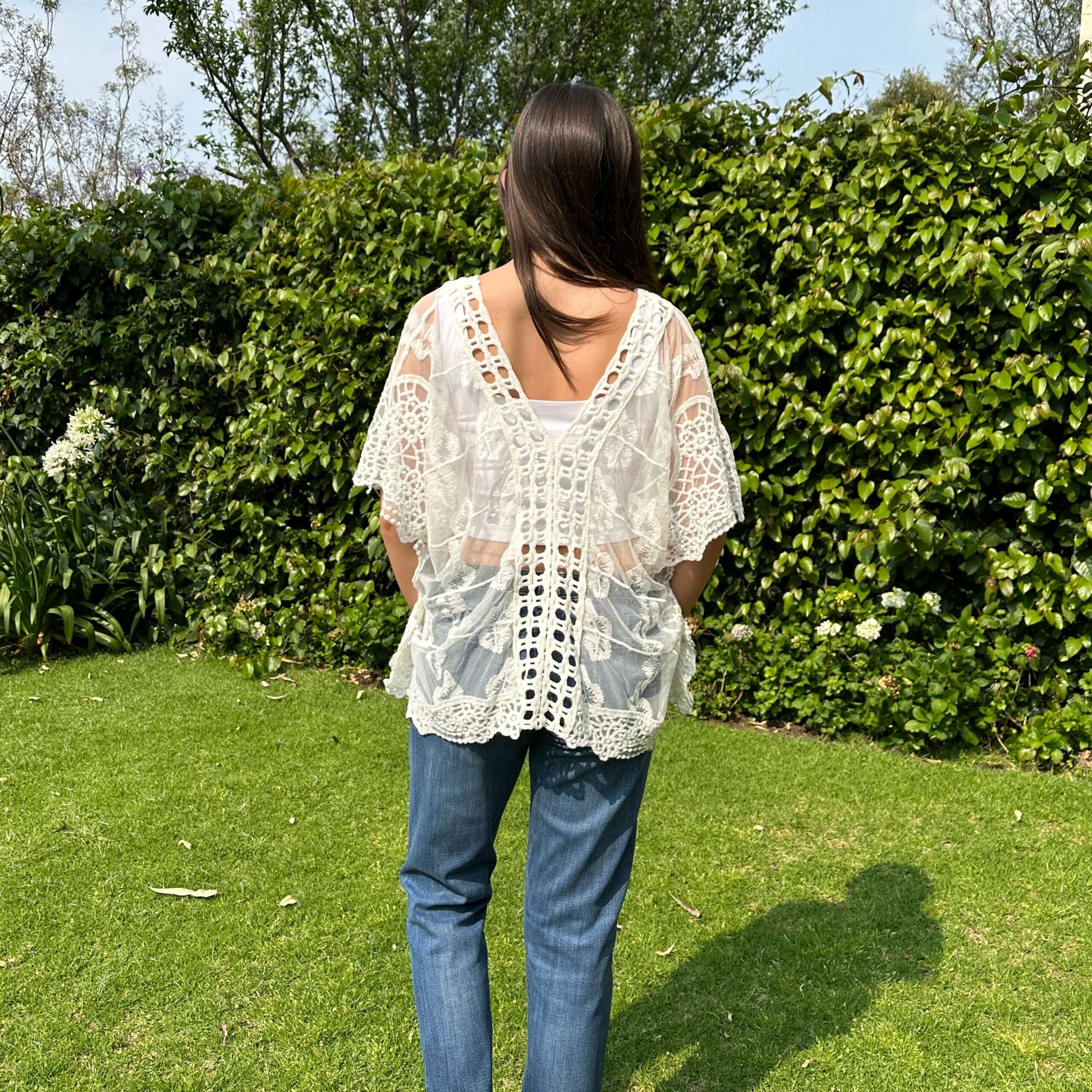 Two Sisters Salida de Playa Tipo Blusa Verano Ligero Pareo con Detalle Crochet para Mujer Talla Única (Blanca) - Imagen 6